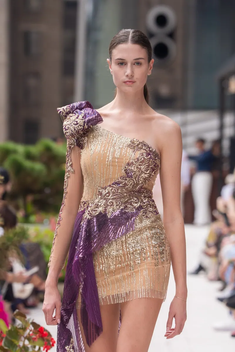 New York look 2: Gold and amethyst